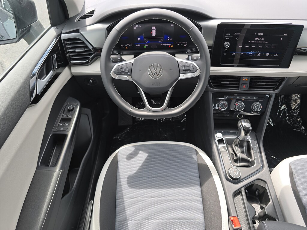 2025 Volkswagen Taos S photo 4