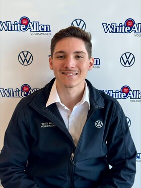 Staff member Zach Kirk from ID_854cea238d92