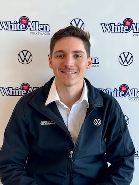 Staff member Zach Kirk from ID_854cea238d92