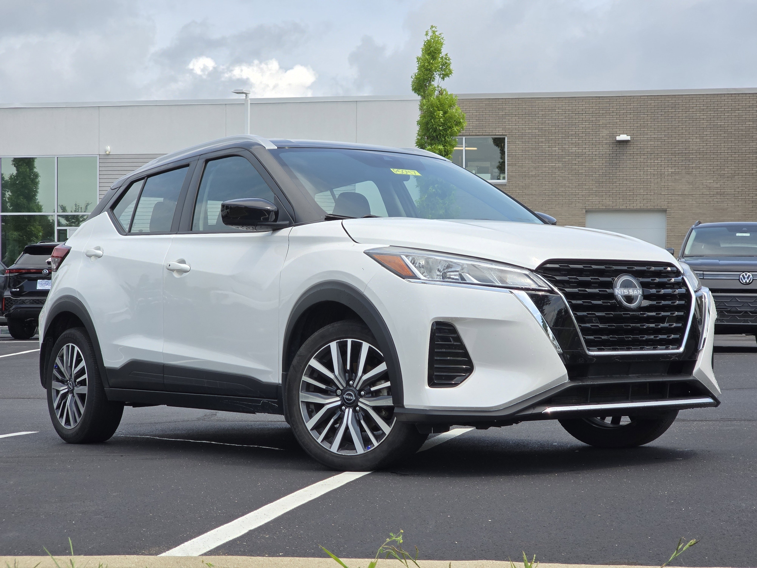 Used 2023 Nissan Kicks SV with VIN 3N1CP5CV4PL555479 for sale in Dayton, OH
