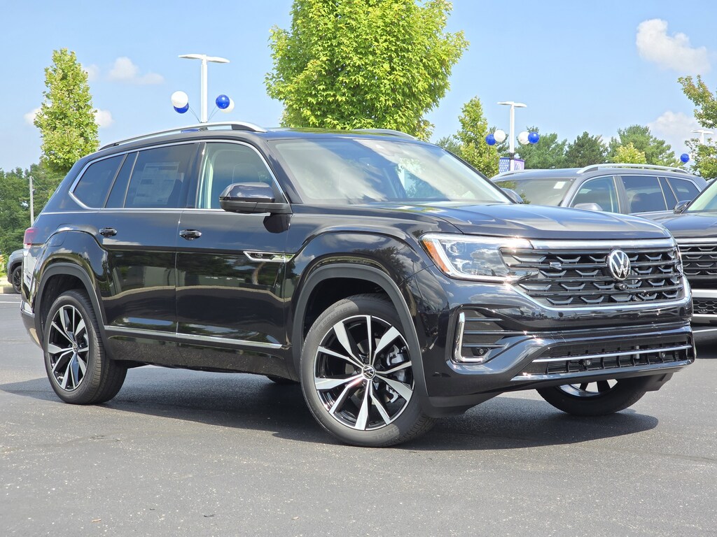 2025 Volkswagen Atlas SEL Premium R-Line photo 2