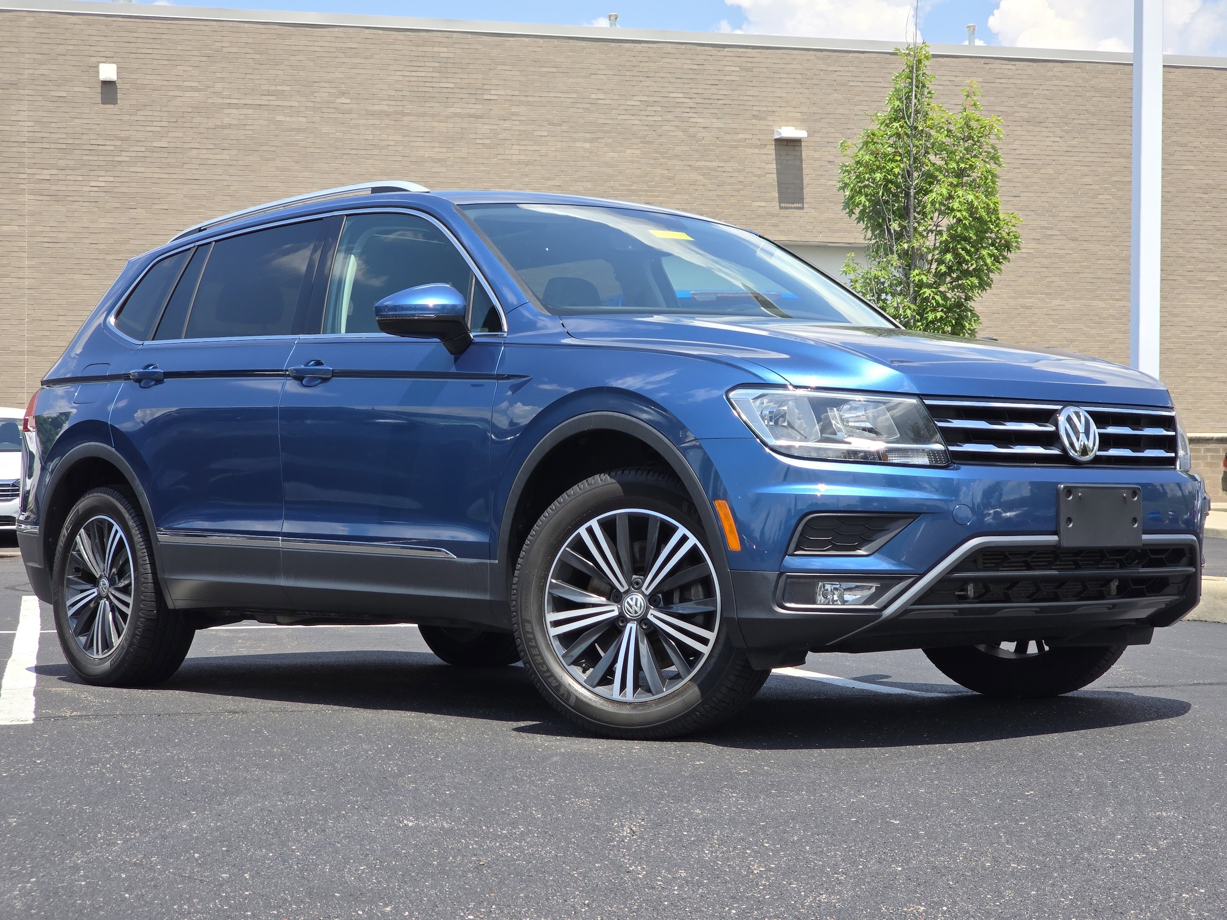 Used 2018 Volkswagen Tiguan SEL with VIN 3VV2B7AX0JM109727 for sale in Dayton, OH