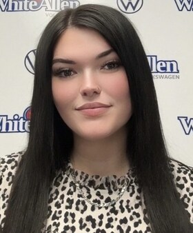 Staff member Courtney Beam from ID_24871b2e6a04