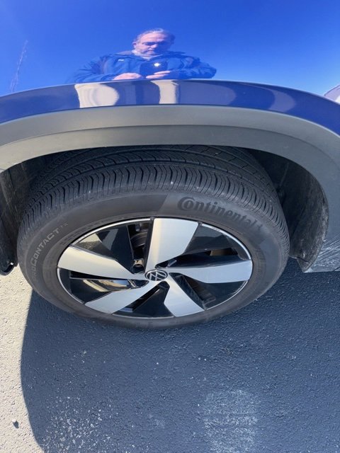 2023 Volkswagen Taos S photo 2