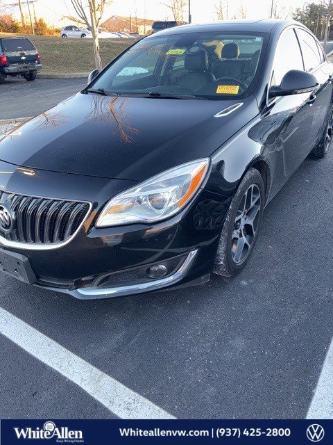 2017 Buick Regal Sport Touring's photo