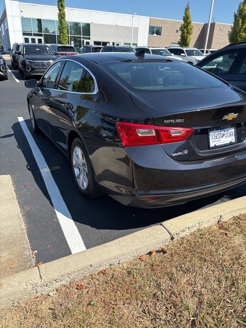 2023 Chevrolet Malibu 1LT photo 2