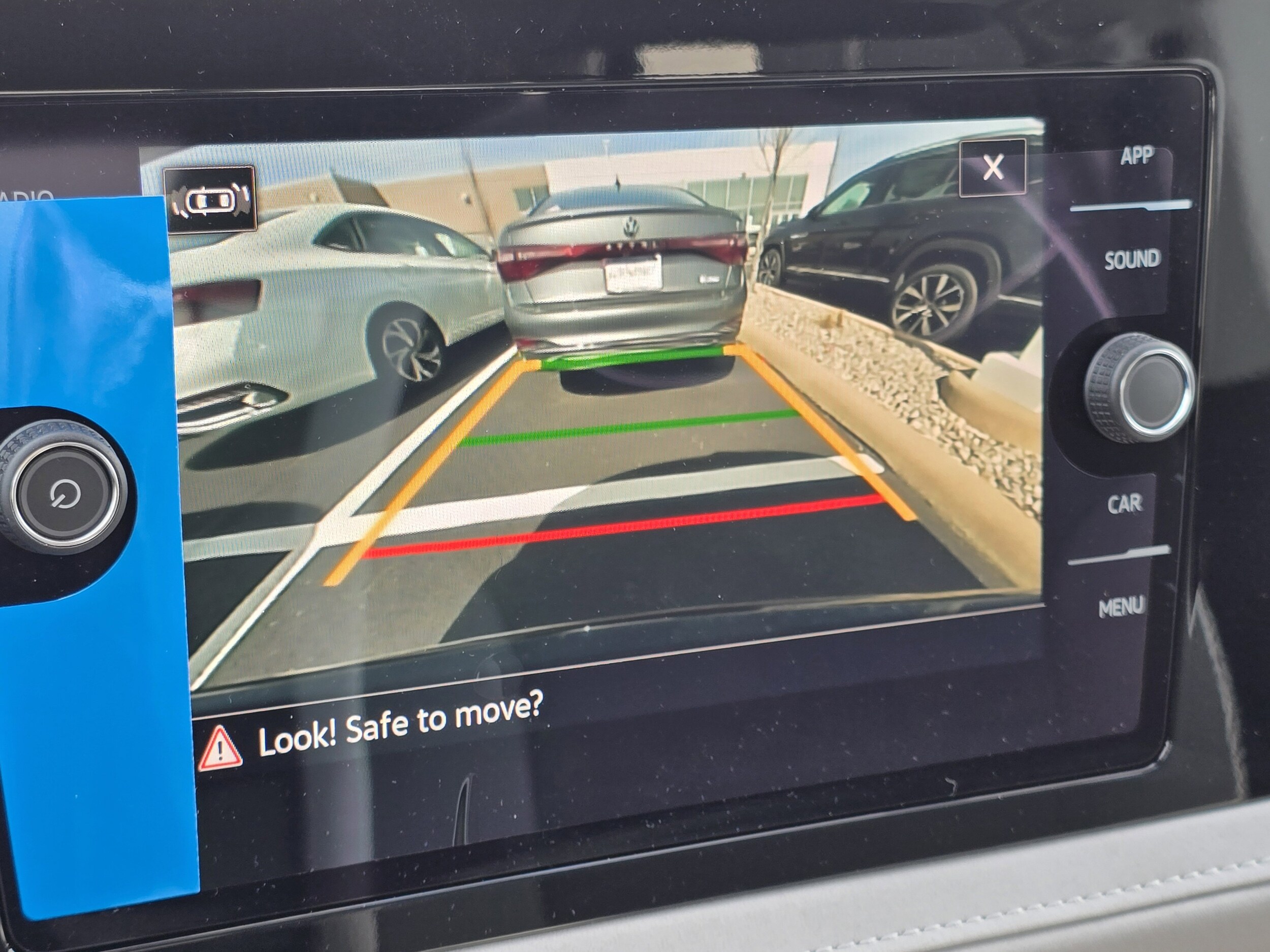 2025 Volkswagen Taos SE photo 3