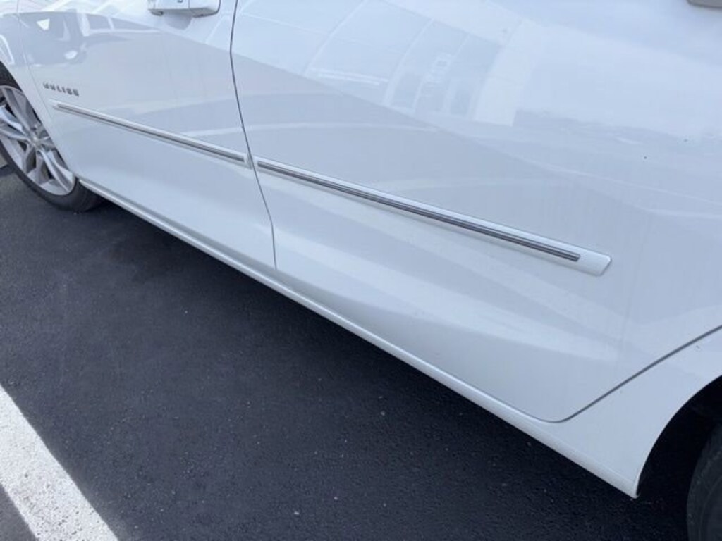 Used 2017 Chevrolet Malibu LT w/1LT Sedan