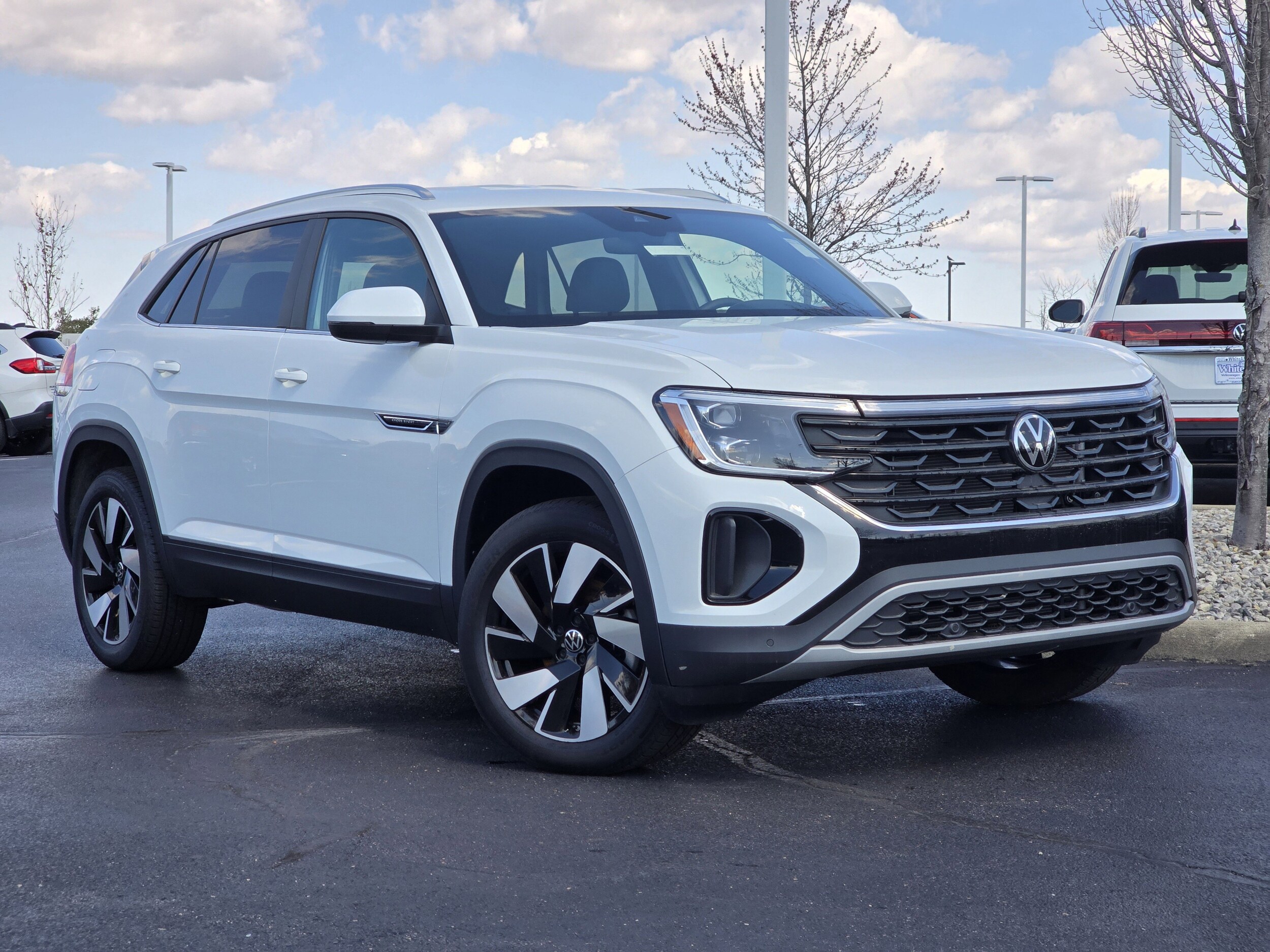 2024 Volkswagen Atlas Cross Sport SE Technology photo 2
