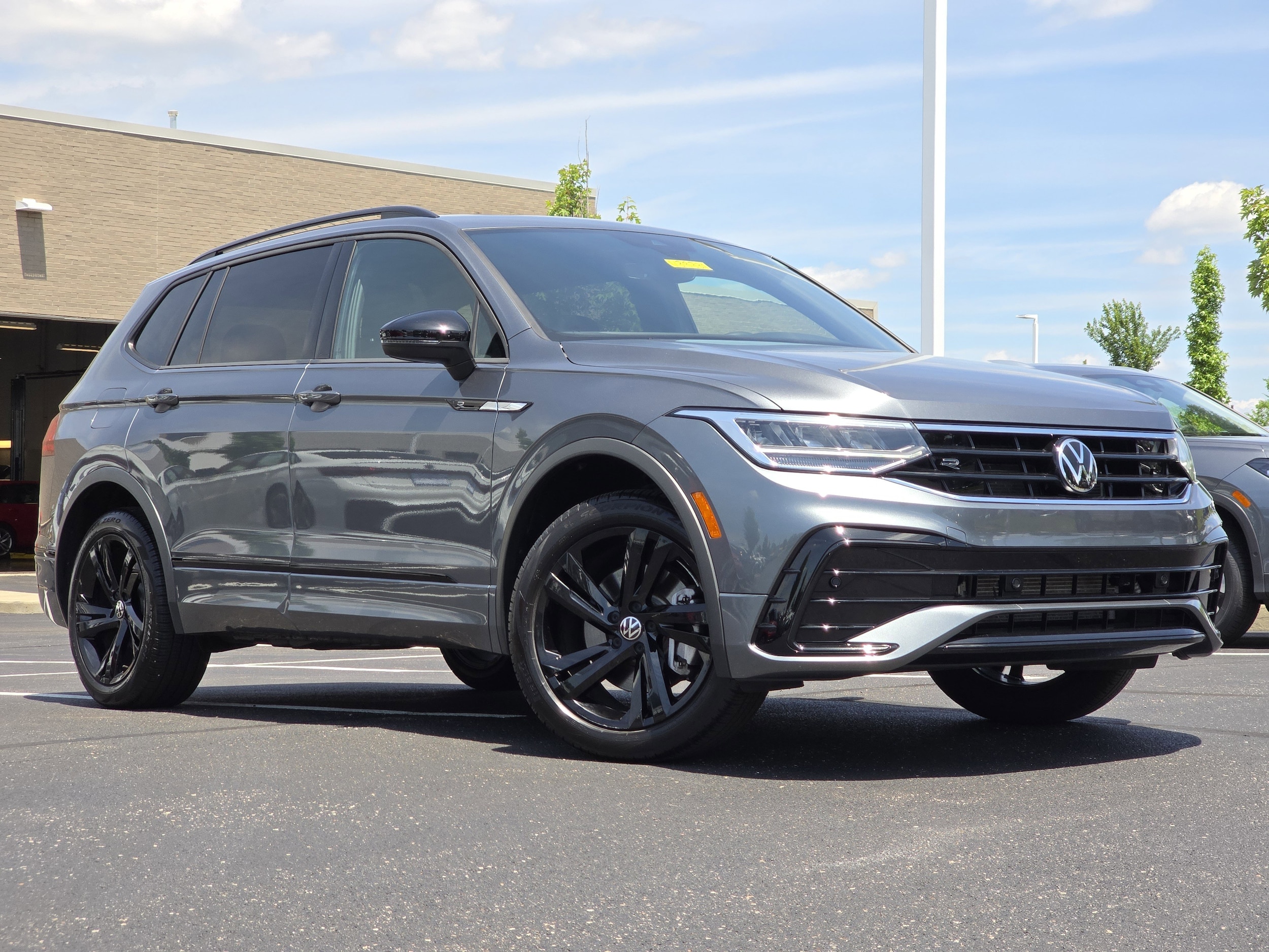 Used 2023 Volkswagen Tiguan SE R-LINE BLACK with VIN 3VV8B7AX9PM065343 for sale in Dayton, OH
