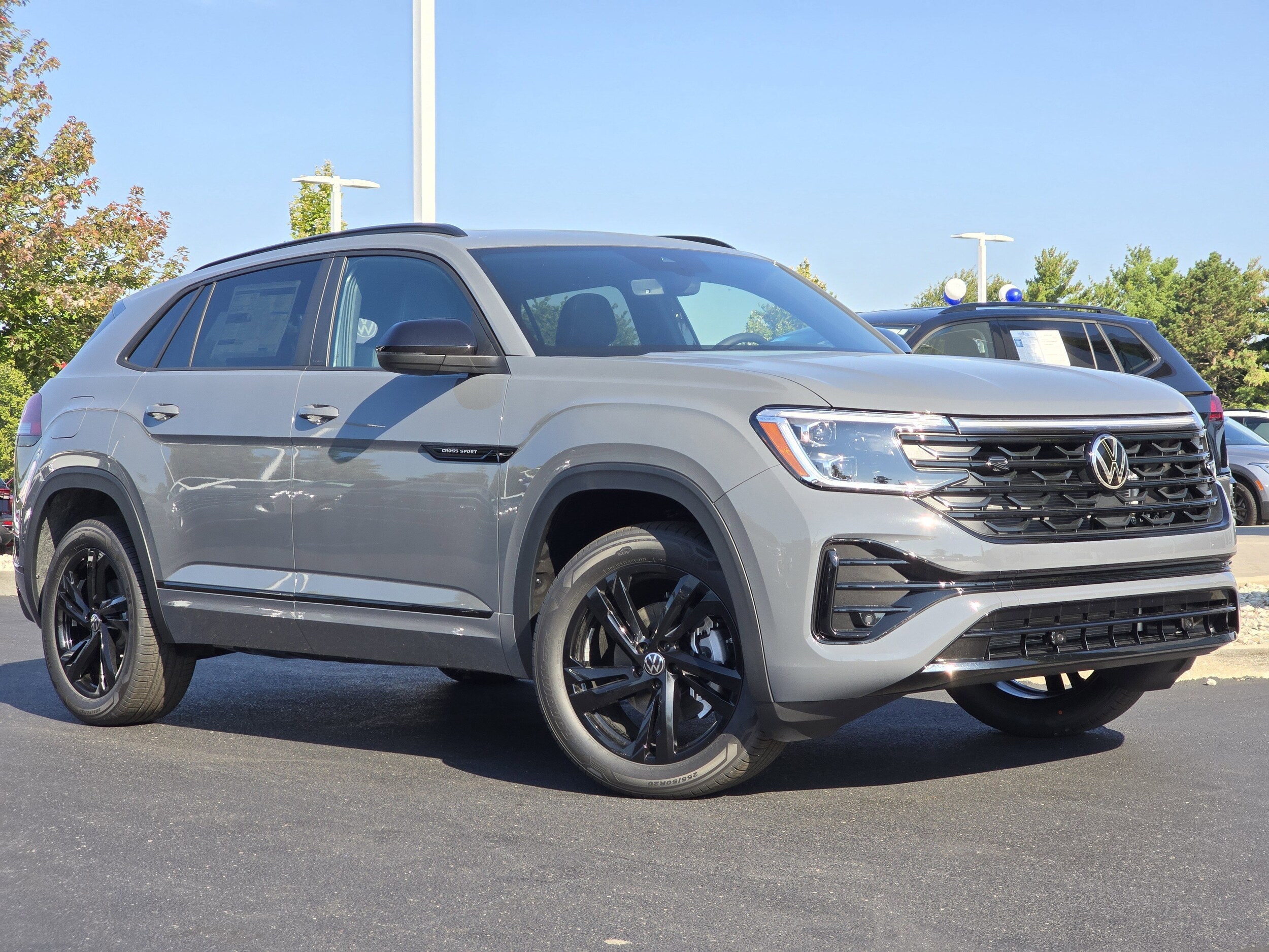 2026 Volkswagen Atlas Cross Sport SEL R-Line photo 2