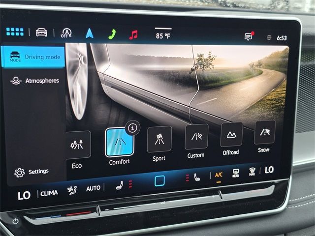 2025 Volkswagen Tiguan SE - Photo 9