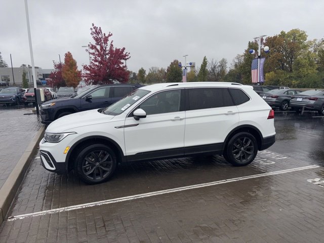 2024 Volkswagen Tiguan SE Wolfsburg Edition photo 2