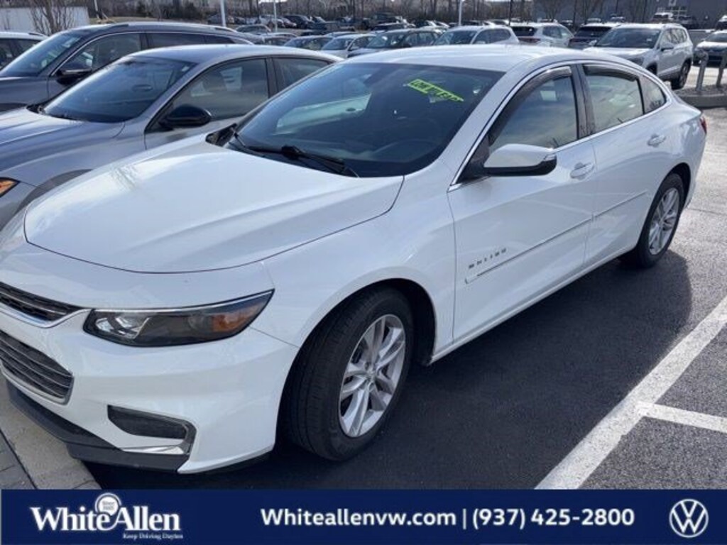 Used 2017 Chevrolet Malibu LT w/1LT Sedan