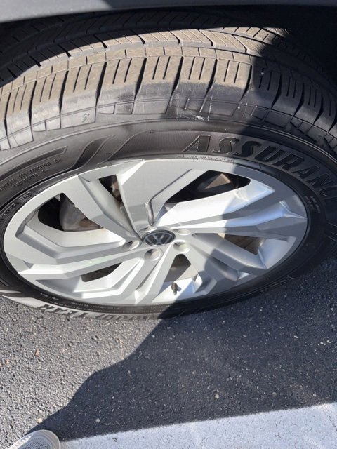 2023 Volkswagen Atlas V6 SE Technology photo 2