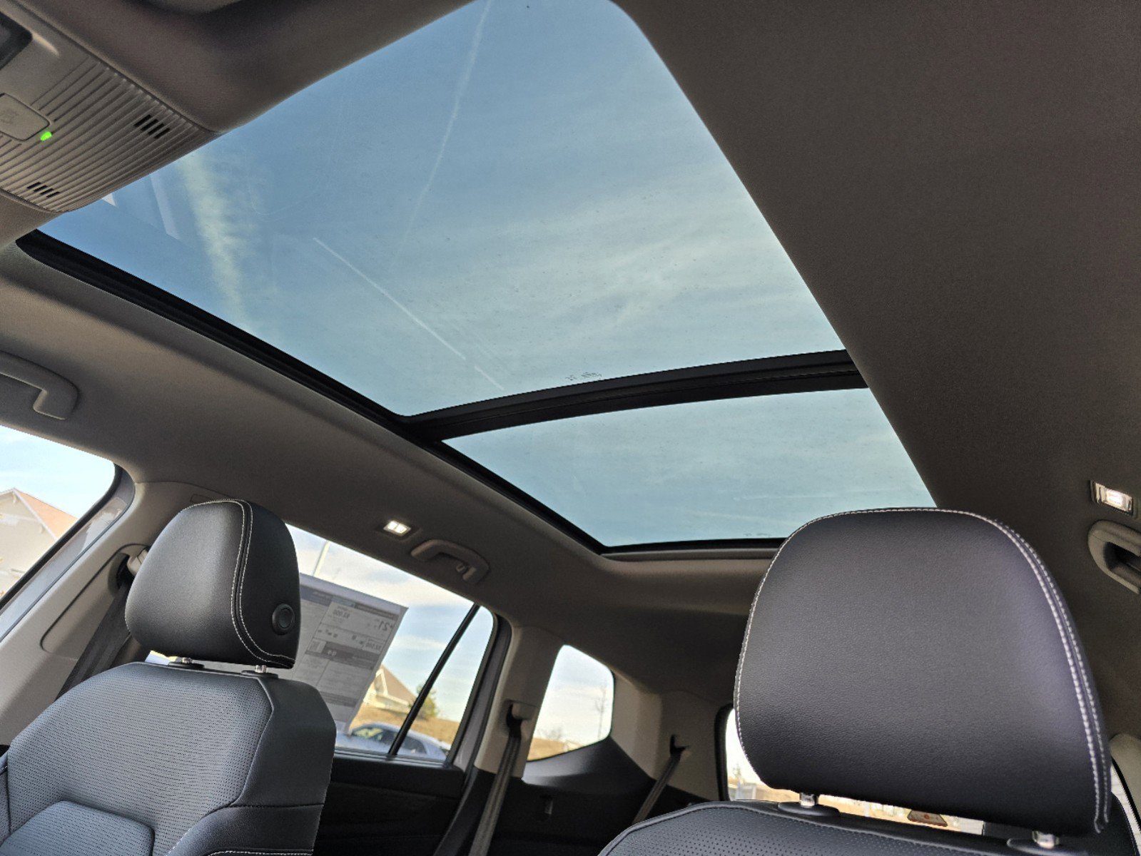 2025 Volkswagen Atlas SEL photo 3