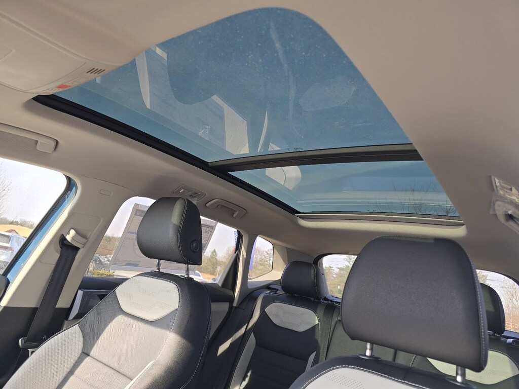 New 2026 Volkswagen Taos 1.5T SEL SUV