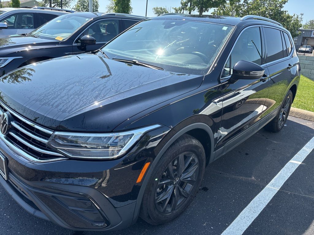 2024 Volkswagen Tiguan 2.0T SE 4Motion's photo