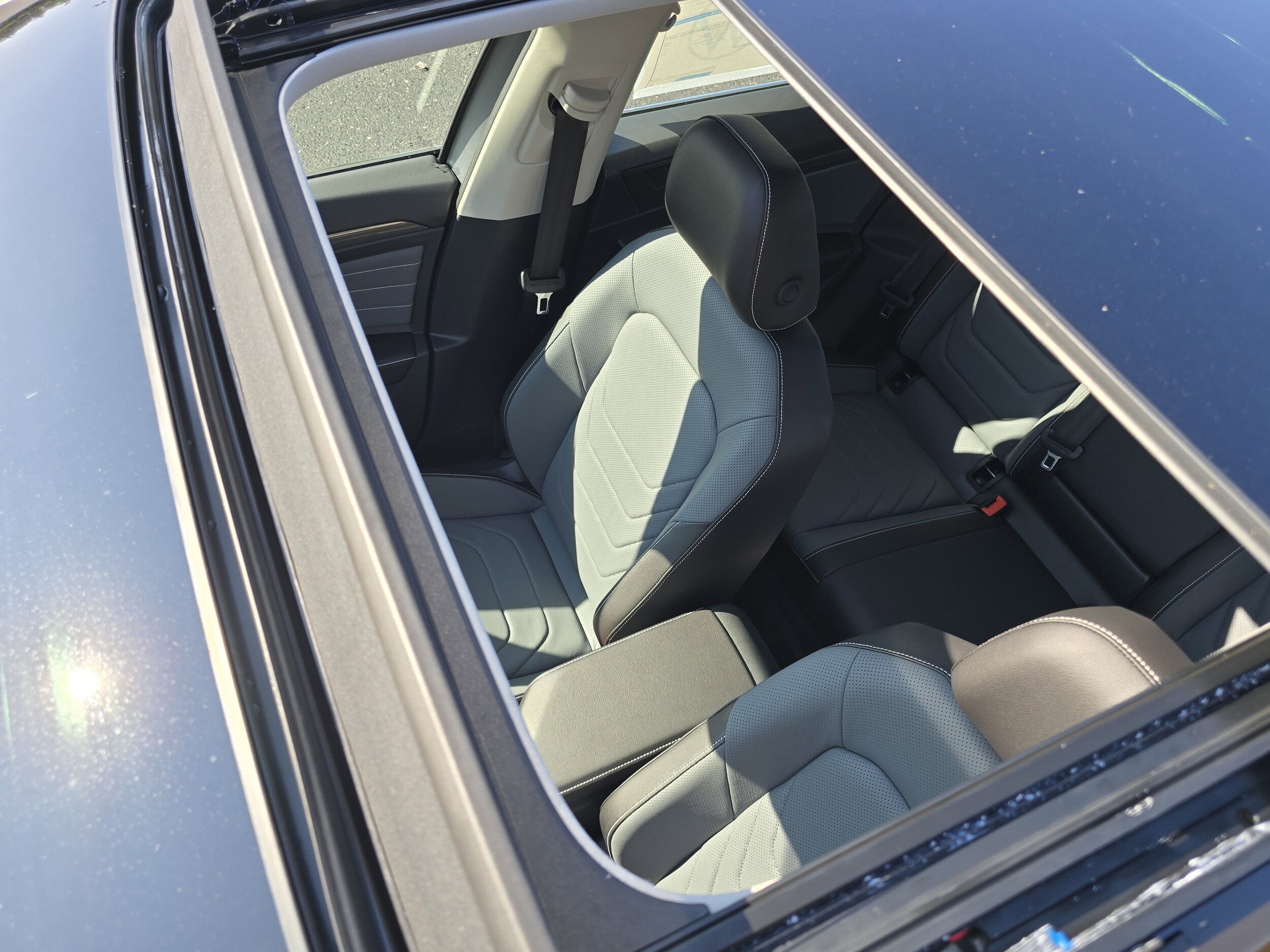 2026 Volkswagen Jetta SEL photo 2