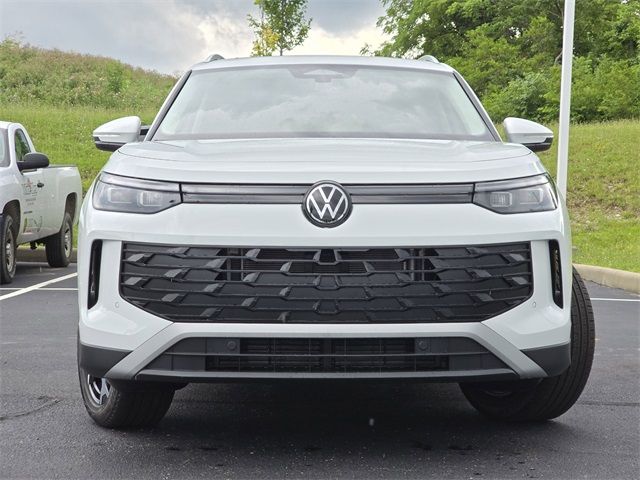 2025 Volkswagen Tiguan SE - Photo 10