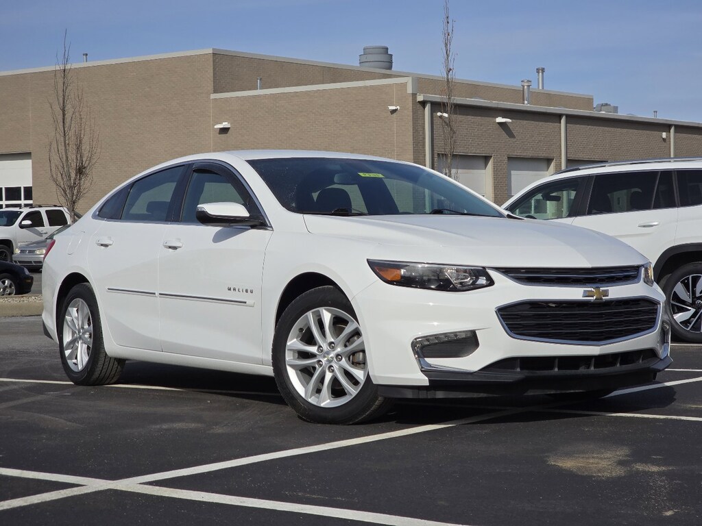 Used 2017 Chevrolet Malibu LT w/1LT Sedan