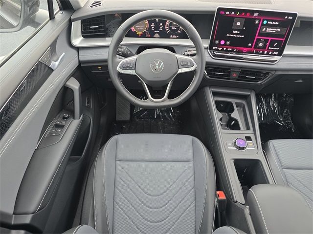 2026 Volkswagen Tiguan SE - Photo 13