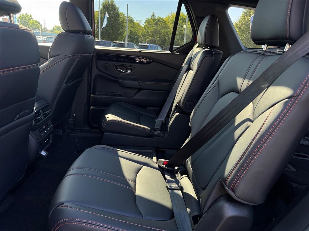 2025 Honda Pilot TrailSport - Photo 5