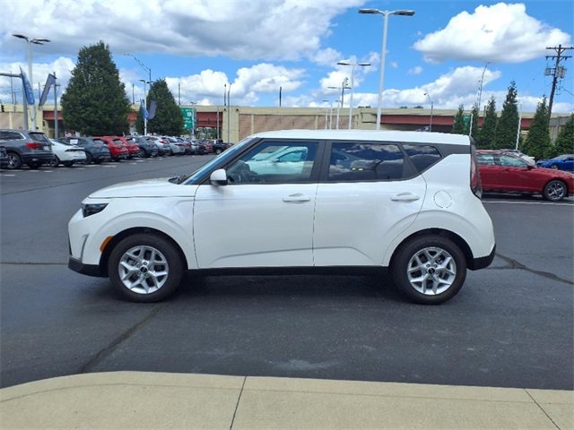2023 Kia Soul LX photo 6