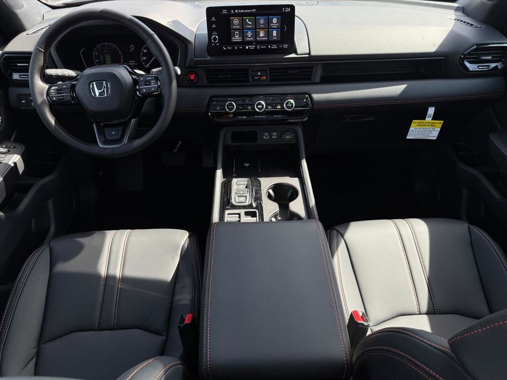 2025 Honda Pilot TrailSport photo 4