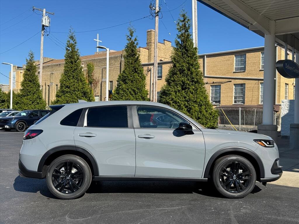 2026 Honda HR-V Sport photo 2