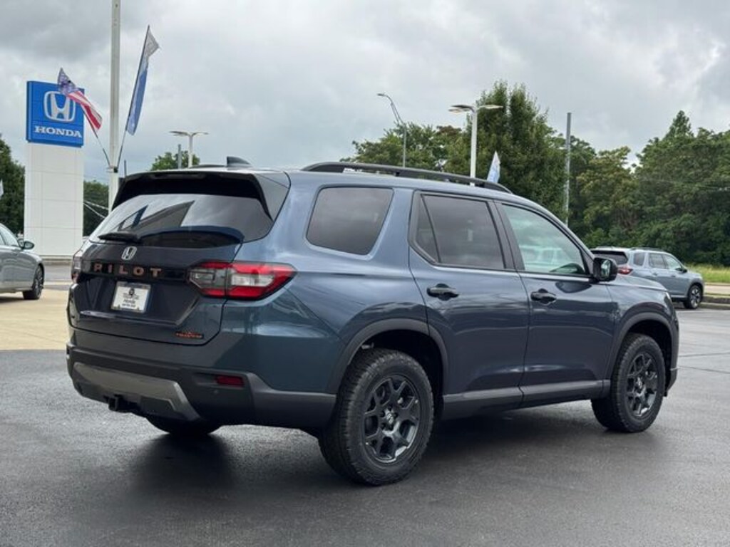 New 2026 Honda Pilot TrailSport SUV