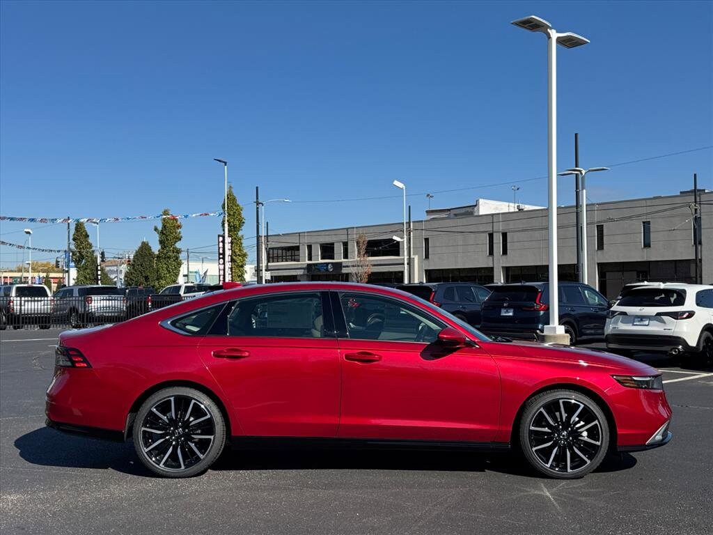 2025 Honda Accord Hybrid Touring photo 2