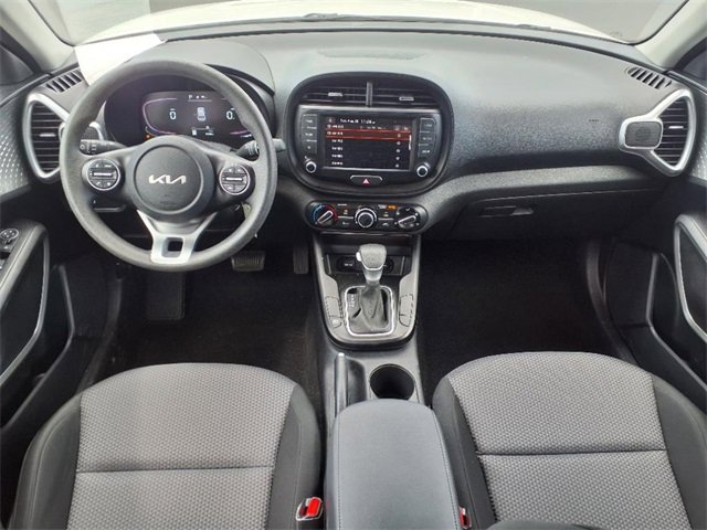 2023 Kia Soul LX photo 2