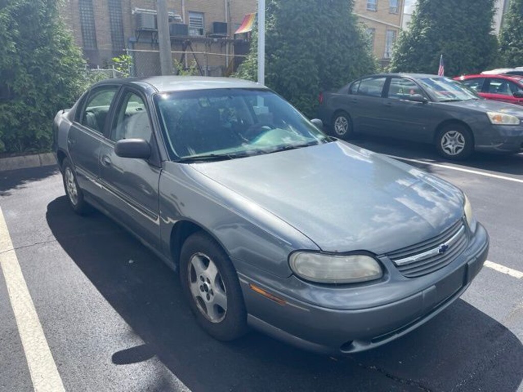 Used 2005 Chevrolet Classic Base Sedan