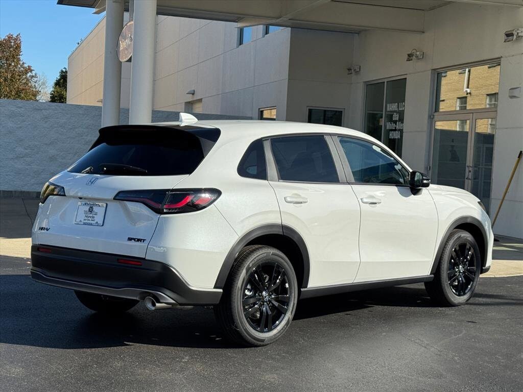 2026 Honda HR-V Sport photo 3