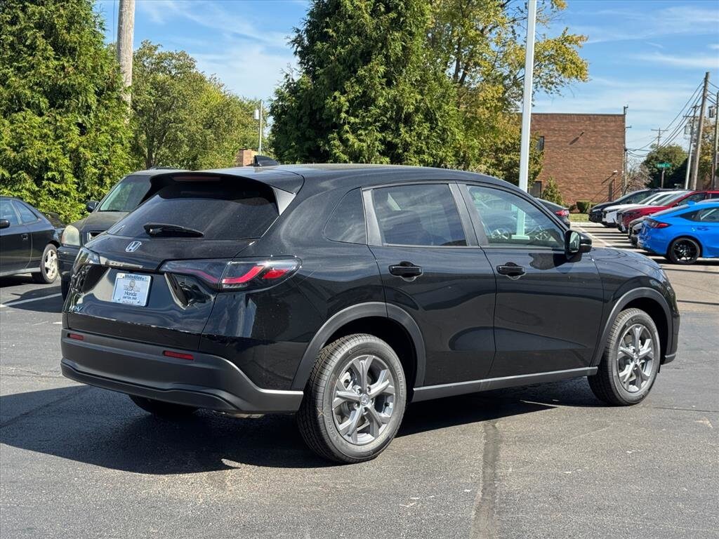 2026 Honda HR-V LX photo 3
