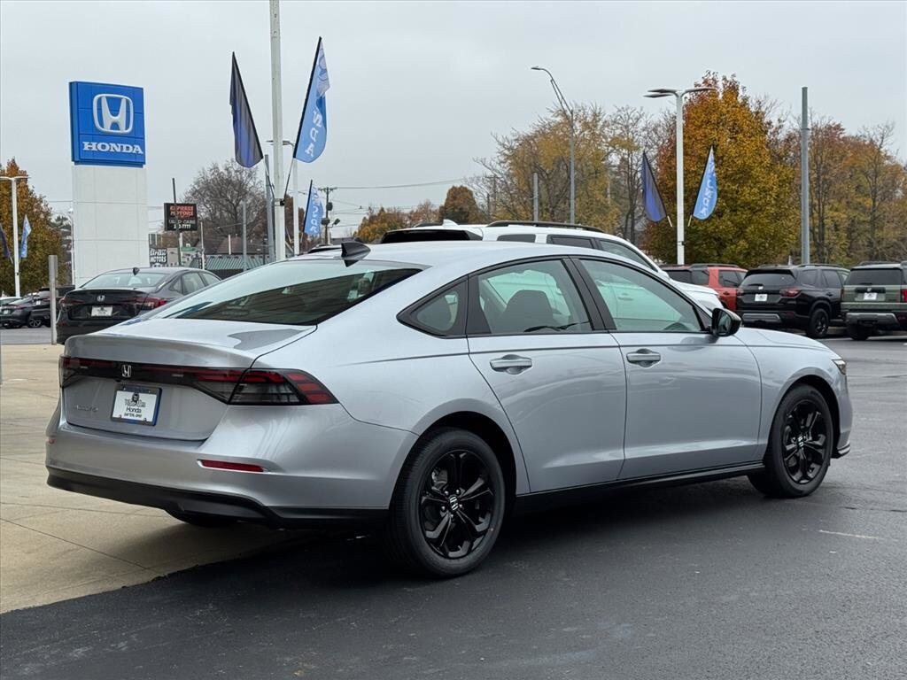 2025 Honda Accord SE photo 2
