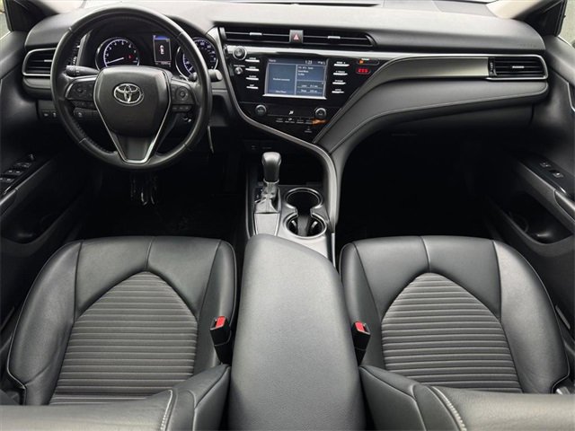 2019 Toyota Camry SE XLE photo 4