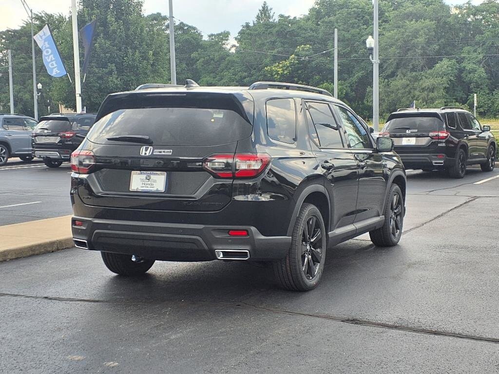 2025 Honda Pilot Black Edition photo 3