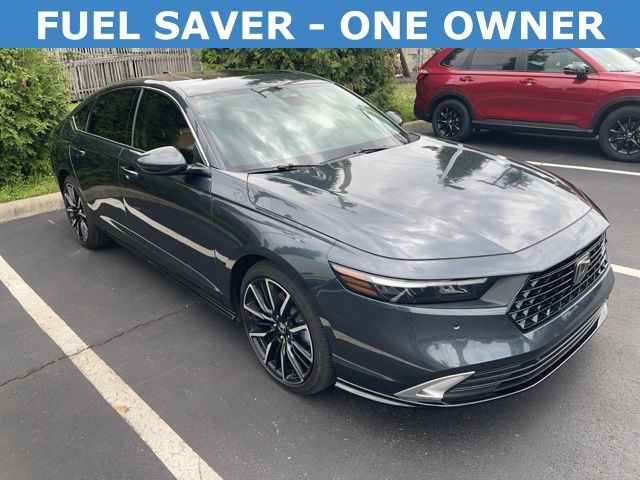 2023 Honda Accord Hybrid Touring's photo