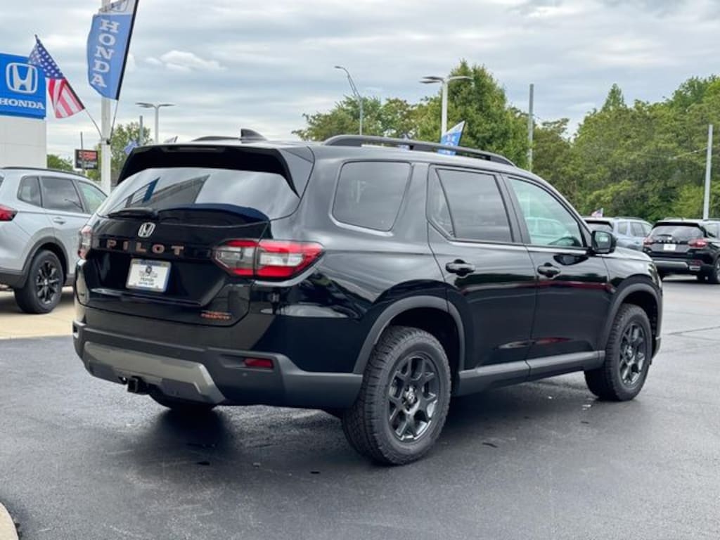 New 2026 Honda Pilot TrailSport SUV