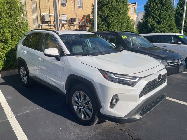 2023 Toyota RAV4 XLE Premium AWD photo