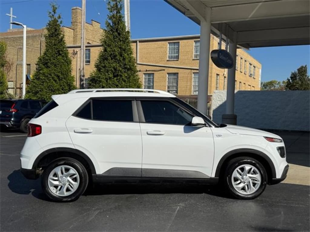 Used 2020 Hyundai Venue SEL SUV