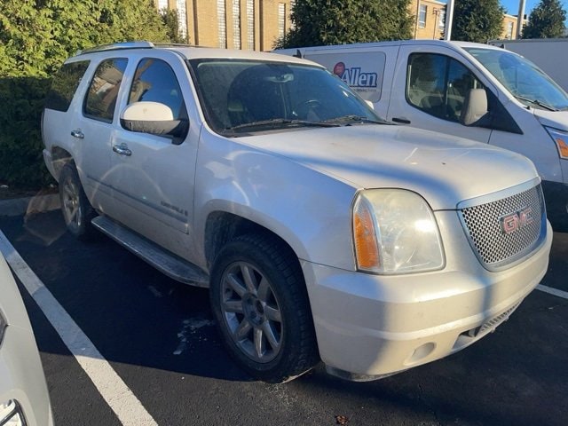 2009 GMC Yukon Denali's photo