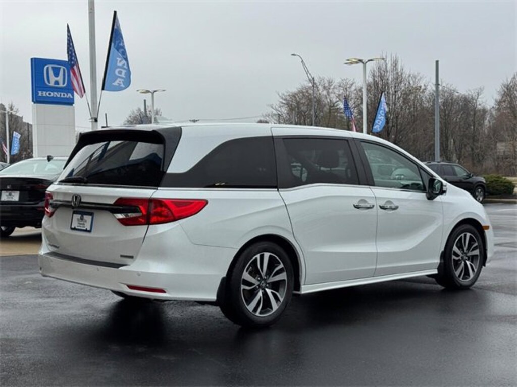 Certified 2022 Honda Odyssey Touring Van
