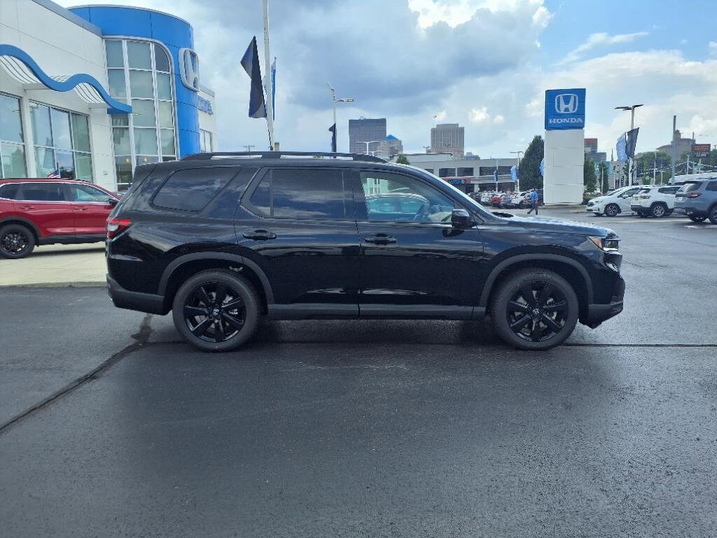 2025 Honda Pilot Black Edition photo 2