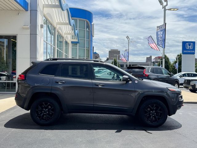 Used 2017 Jeep Cherokee Trailhawk with VIN 1C4PJMBS6HW638716 for sale in Dayton, OH