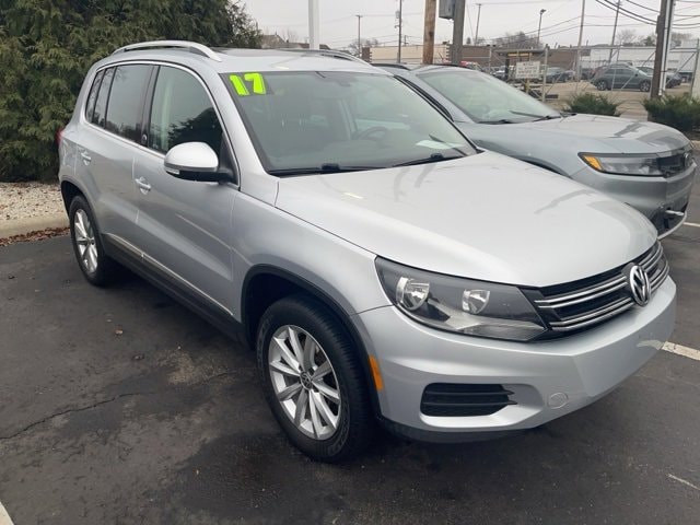 2017 Volkswagen Tiguan Wolfsburg Edition's photo