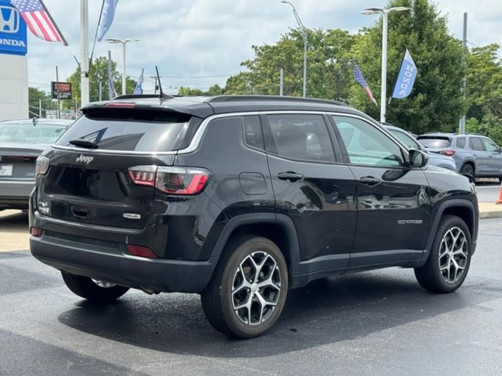 Used 2024 Jeep Compass Latitude SUV