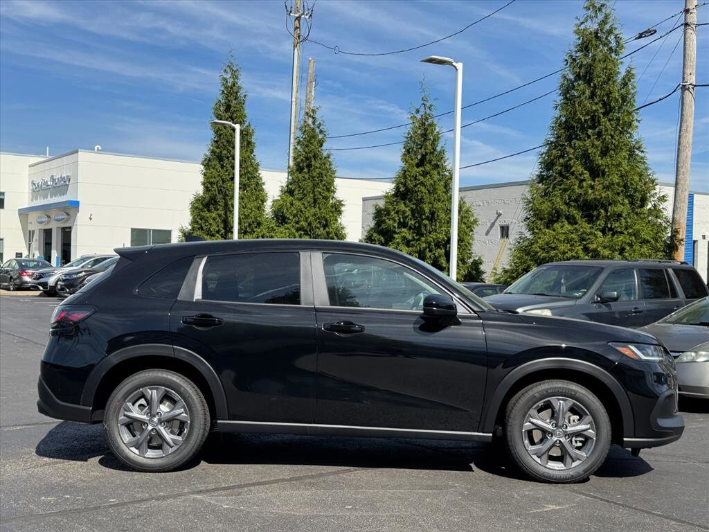 2026 Honda HR-V LX photo 2